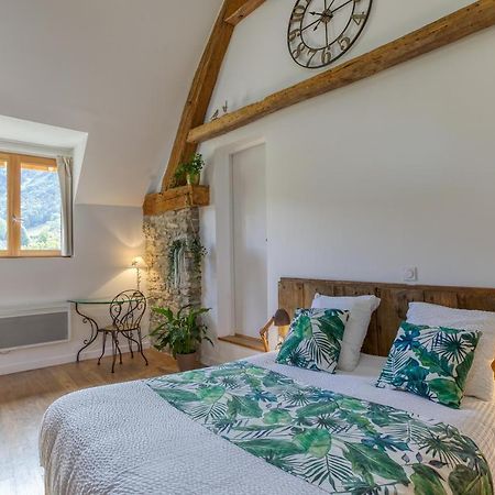 Gite De Charme : La Grange Au Lac Azur Treffort  エクステリア 写真