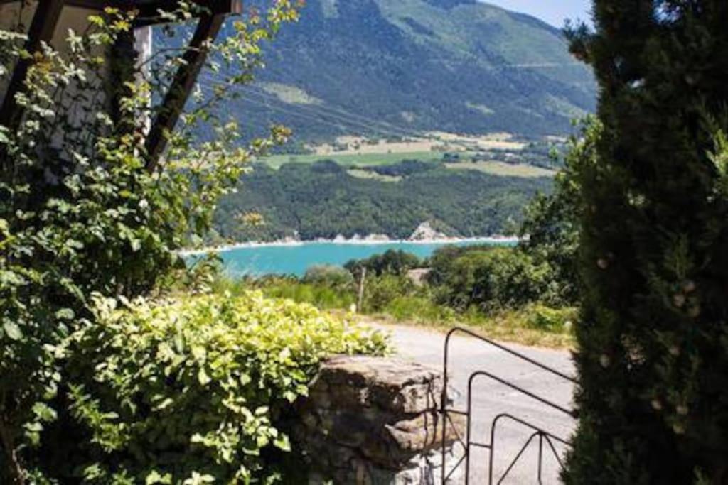 Gite De Charme : La Grange Au Lac Azur Treffort  エクステリア 写真